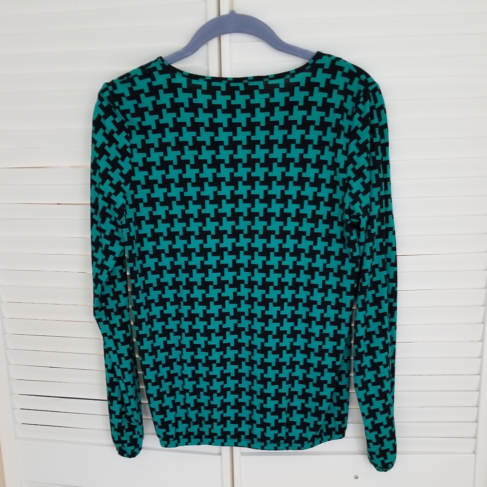 Michael Kors Tops with abstract pinwheel pattern - Picture 2 of 6